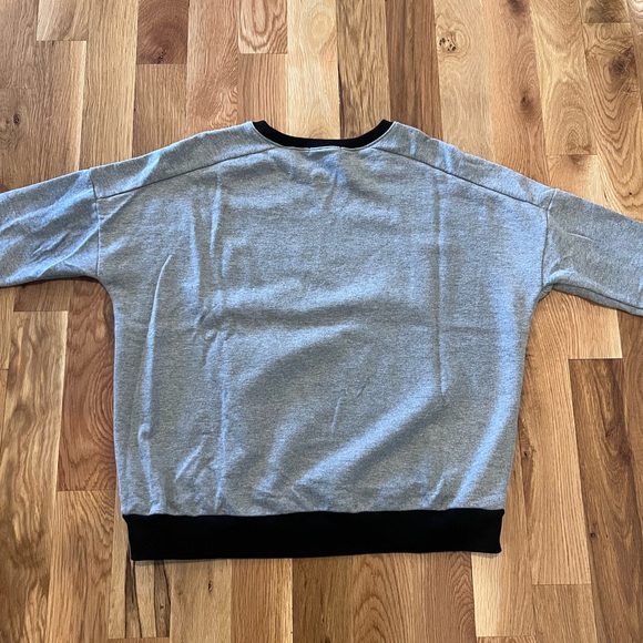 Dinosaur sweatshirt size medium - Picture 6 of 7